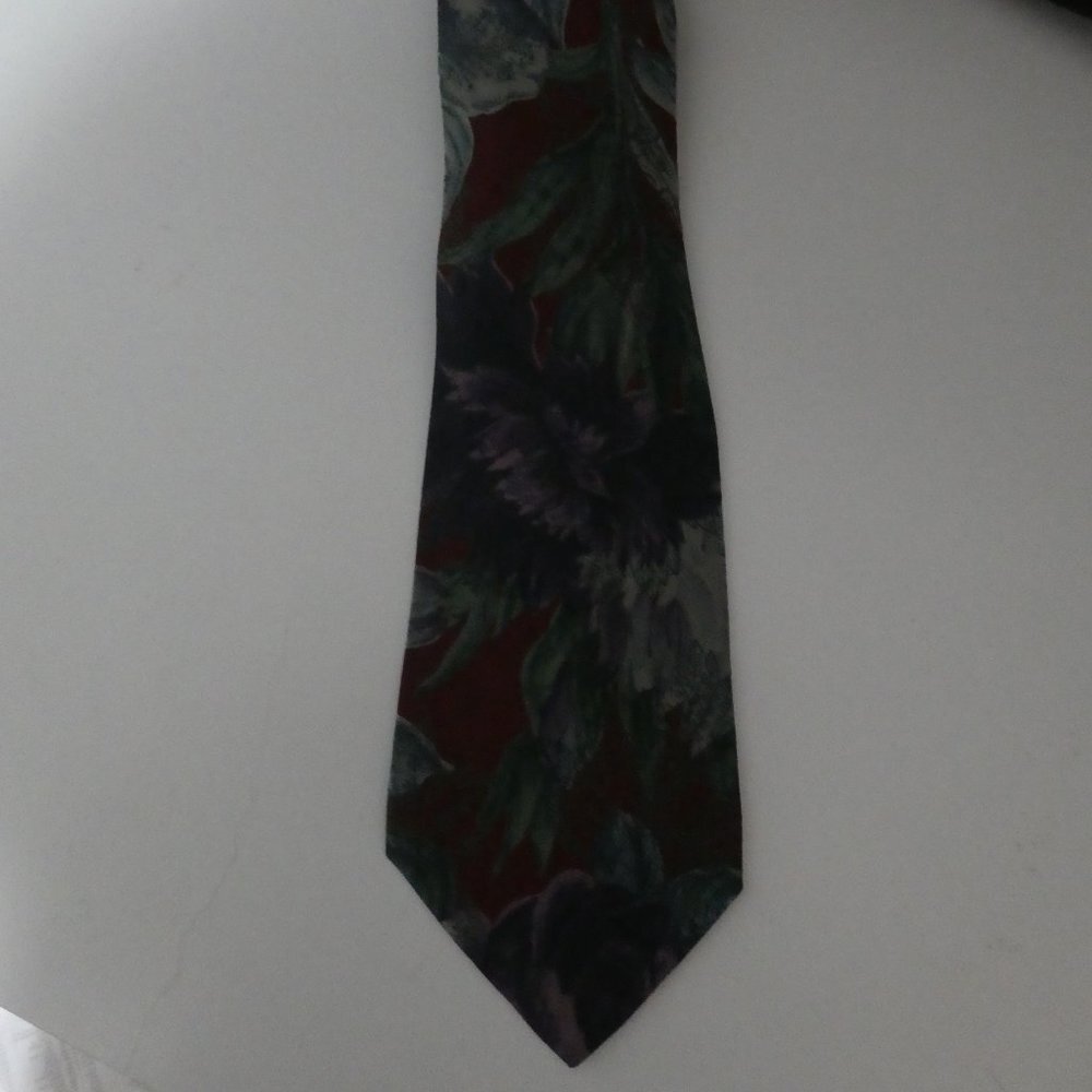 PELUSO OF ITALY | 100% Silk | Made In Canada 🟥🍁🟥 | Floral Necktie
